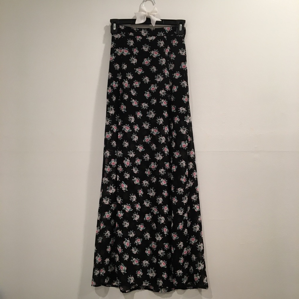 ☆H&M Maxi Skirt☆